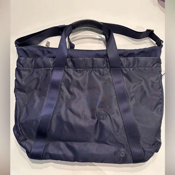 Lululemon Gym/Travel Bag - Picture 3 of 5
